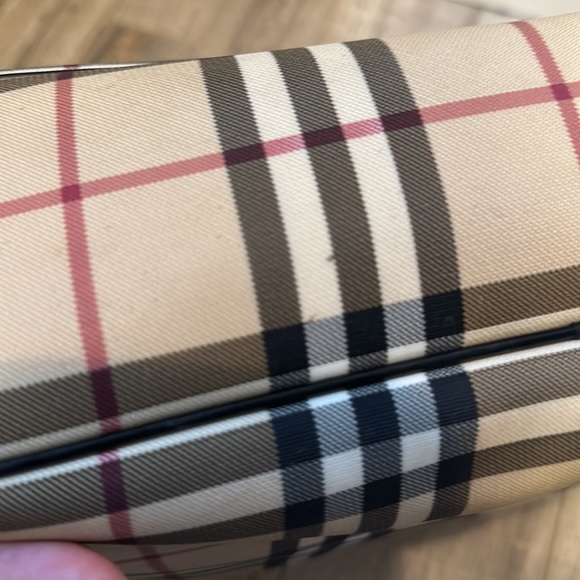 Burberry London Tote - Picture 9 of 10